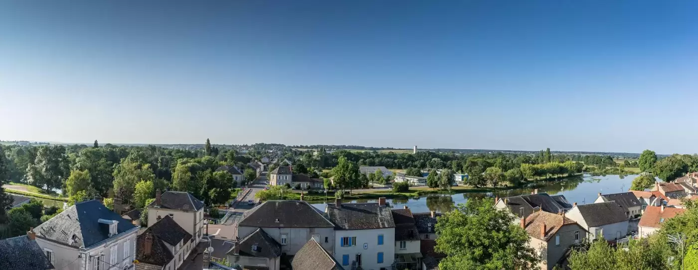 1 Vue panoramique de Cercy la Tour ©J. Champagnat web - Rives du Morvan Tourisme