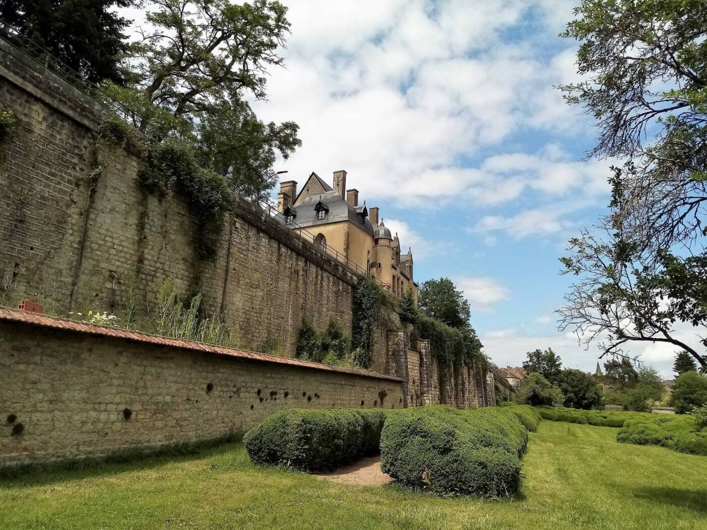 3 Chateau et jardins de chatillon web - Rives du Morvan Tourisme